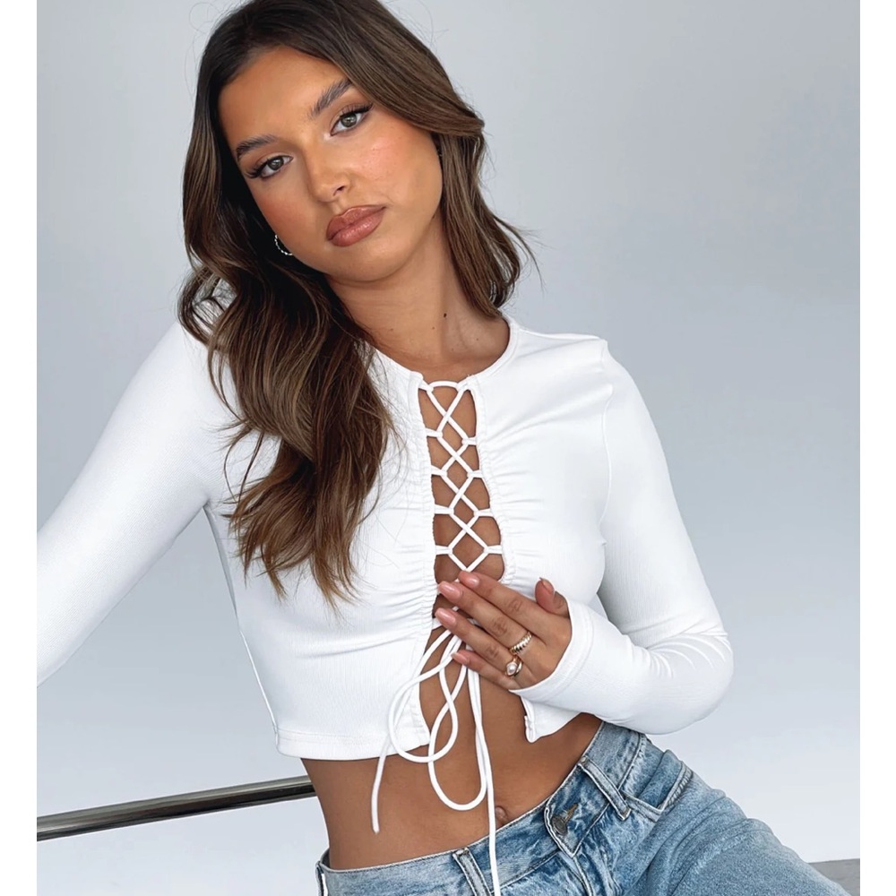 White Fox Ribbed Long sleeve Crop white